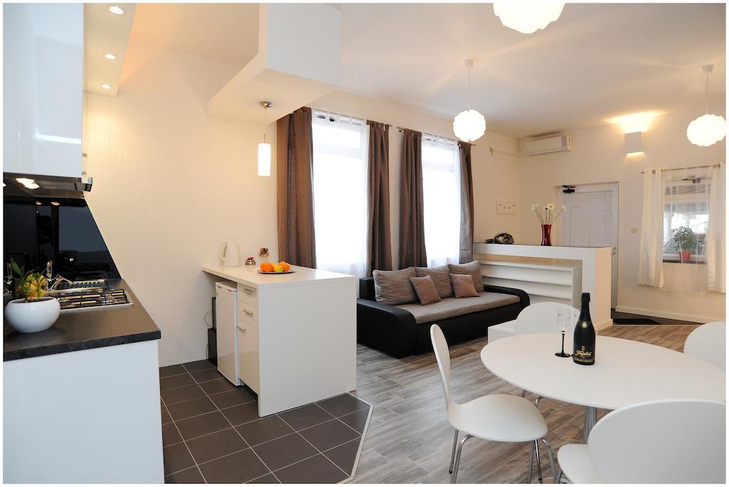 Guest House D&G -I Apartment & Room Zadar Exterior photo